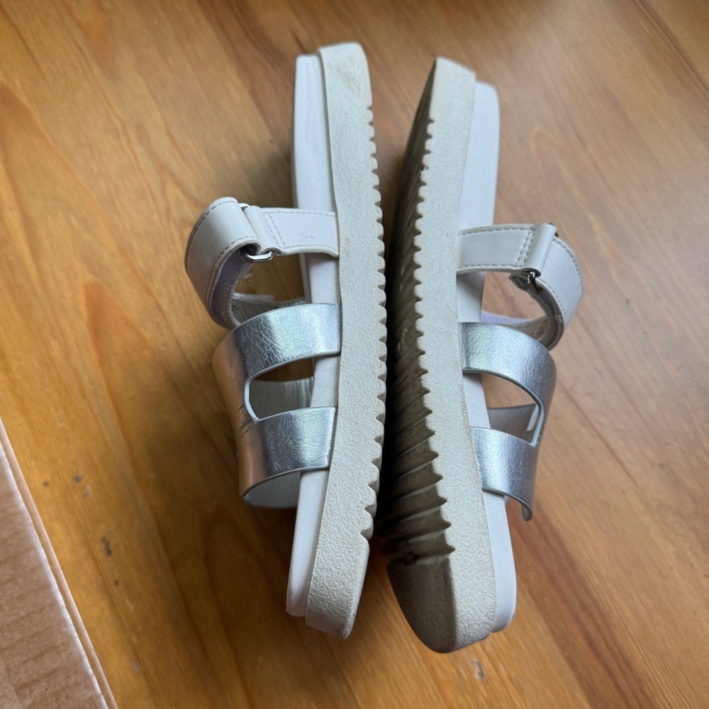 Steve Madden jmayven slide sandals white and silver size 3 - Picture 8 of 10